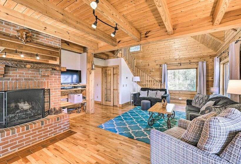 Picturesque Family Cabin W/ Views & Treehouse