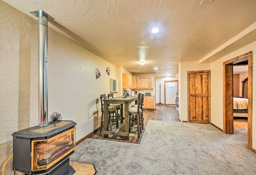 Priest Lake Apartment Near Hiking Trails!