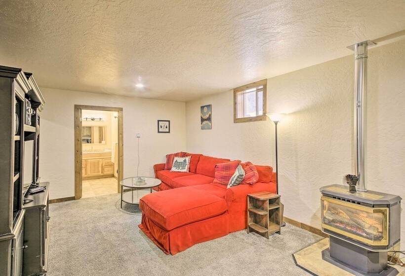 Priest Lake Apartment Near Hiking Trails!