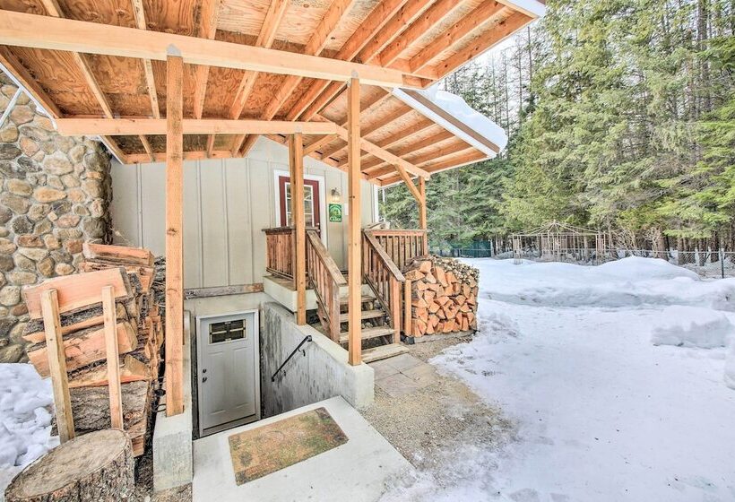 Priest Lake Apartment Near Hiking Trails!