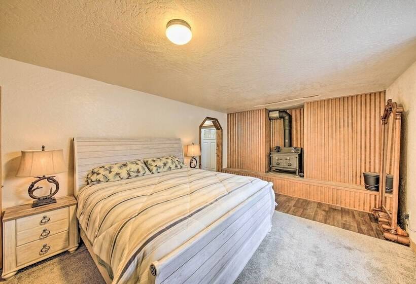 Priest Lake Apartment Near Hiking Trails!