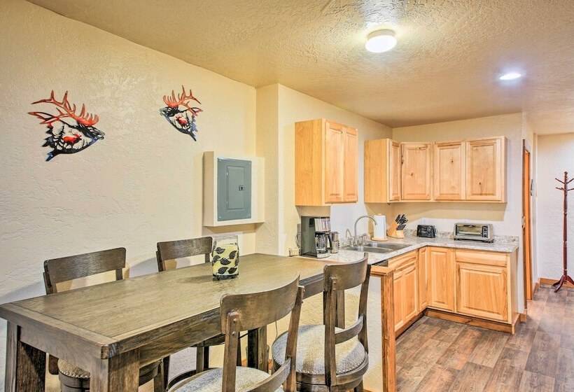 Priest Lake Apartment Near Hiking Trails!