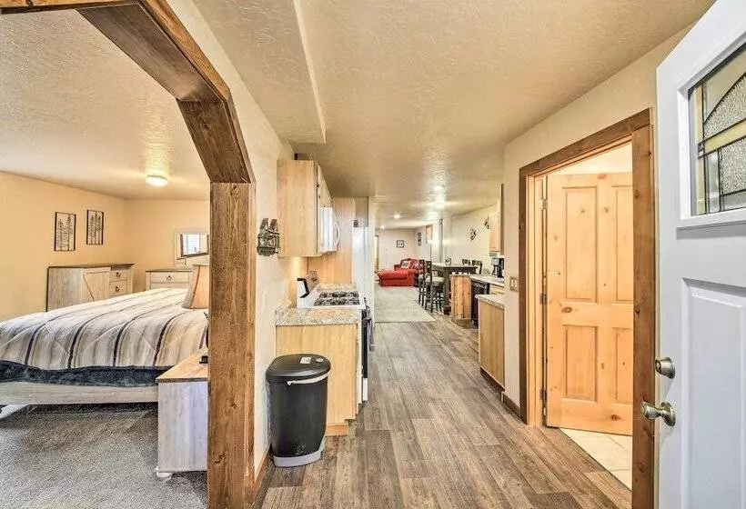 Priest Lake Apartment Near Hiking Trails!