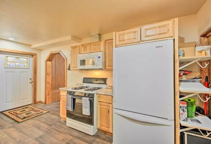 Priest Lake Apartment Near Hiking Trails!