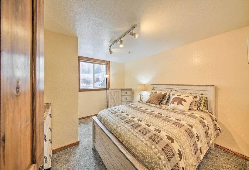 Priest Lake Apartment Near Hiking Trails!