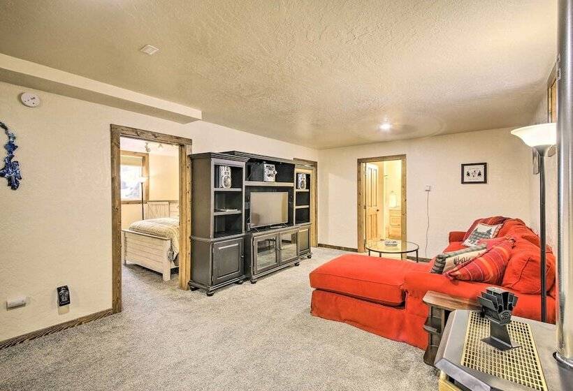 Priest Lake Apartment Near Hiking Trails!