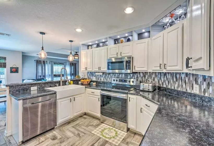 Private Gulf Breeze Gem W/ Easy Shore Access!