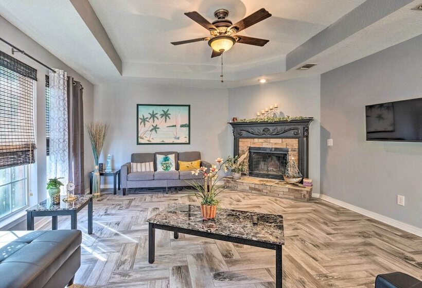 Private Gulf Breeze Gem W/ Easy Shore Access!