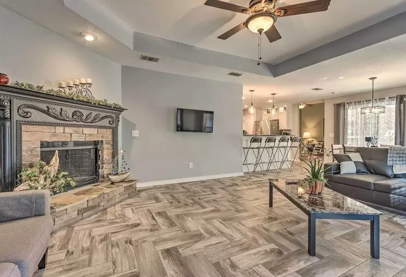 Private Gulf Breeze Gem W/ Easy Shore Access!