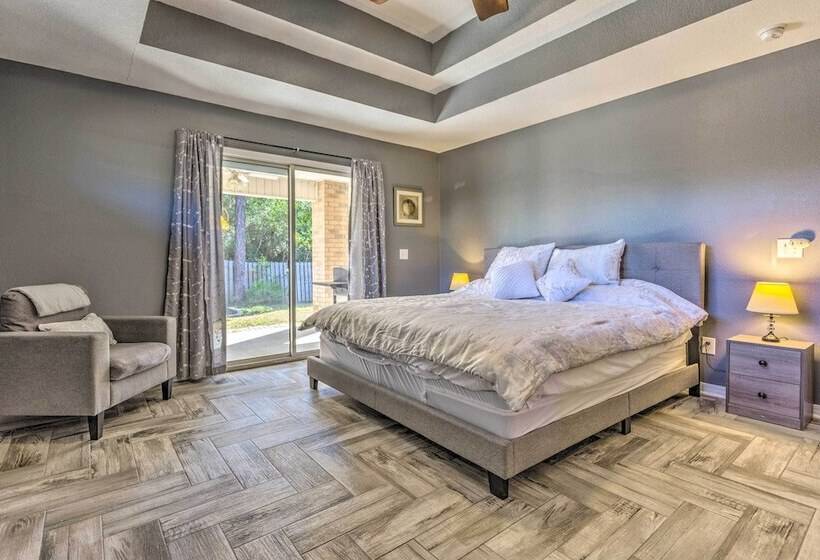 Private Gulf Breeze Gem W/ Easy Shore Access!