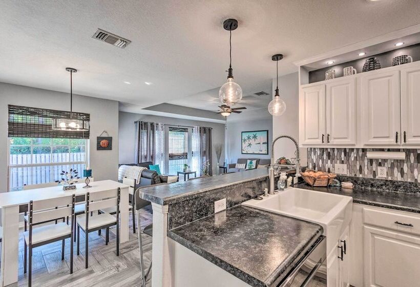 Private Gulf Breeze Gem W/ Easy Shore Access!