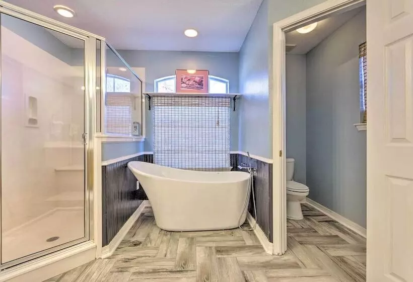 Private Gulf Breeze Gem W/ Easy Shore Access!