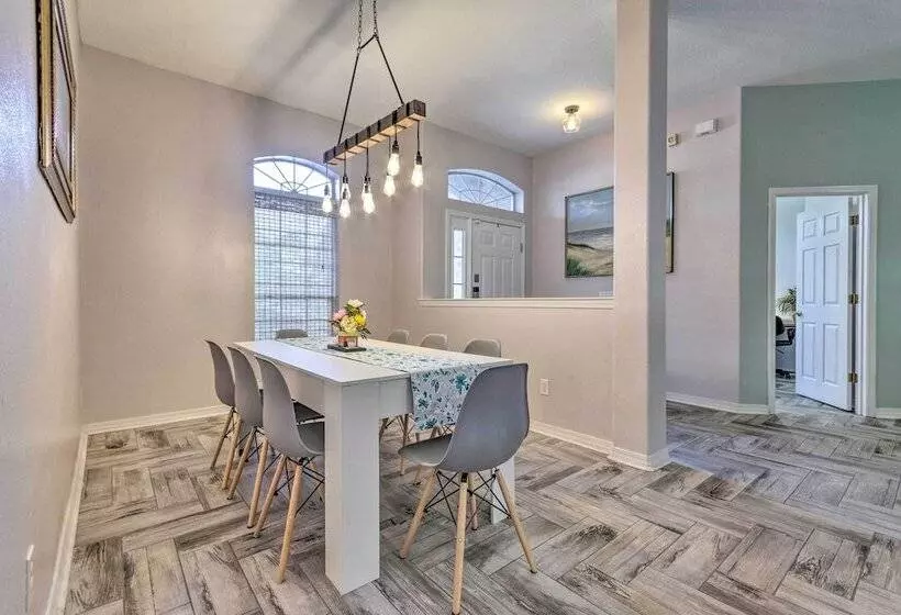 Private Gulf Breeze Gem W/ Easy Shore Access!