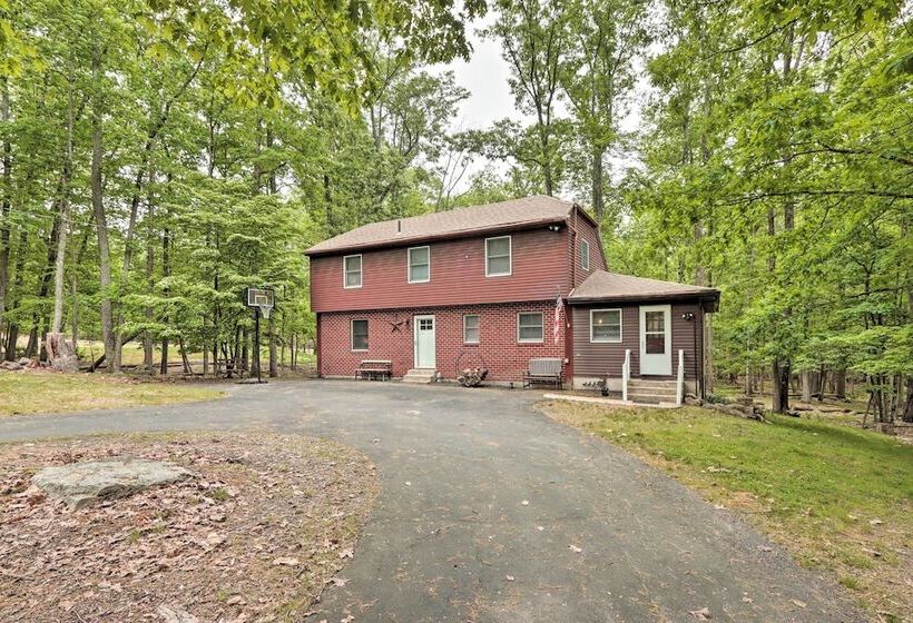 Relaxing Eagle Rock Resort Home 1 Block To Lake!