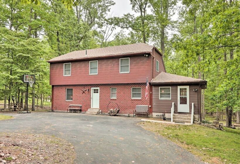 Relaxing Eagle Rock Resort Home 1 Block To Lake!