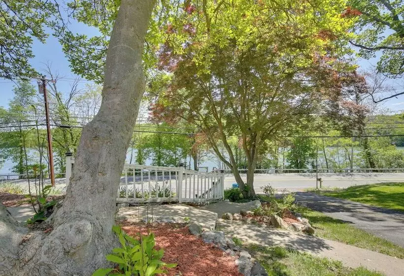 Relaxing New York Home W/ Boat Dock & Lake View!