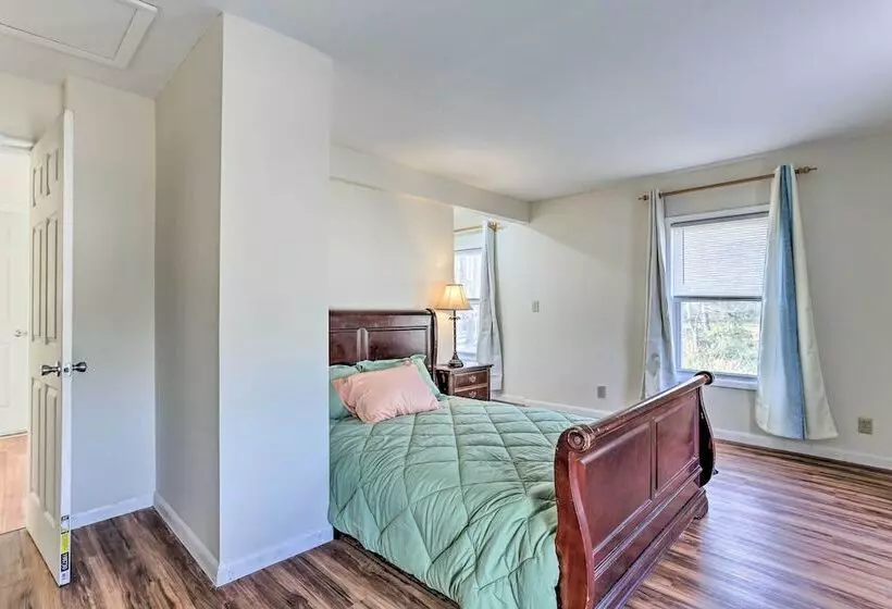 Relaxing New York Home W/ Boat Dock & Lake View!