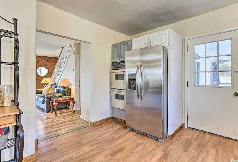 Relaxing New York Home W/ Boat Dock & Lake View!