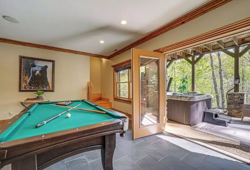 Hot Tub & Fire Pit: Secluded Gem In Franklin