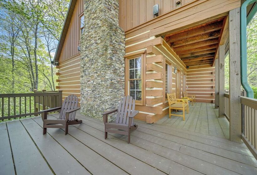 Hot Tub & Fire Pit: Secluded Gem In Franklin
