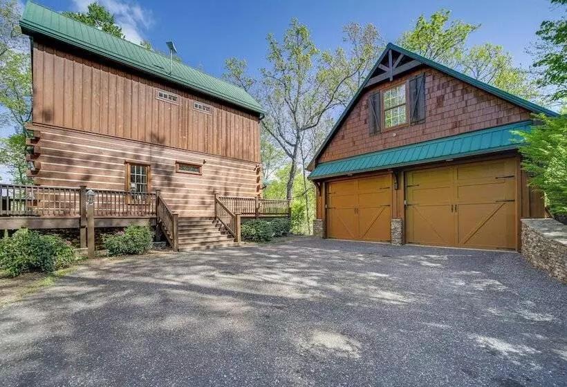 Hot Tub & Fire Pit: Secluded Gem In Franklin