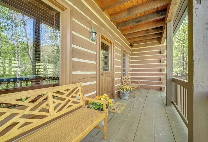 Hot Tub & Fire Pit: Secluded Gem In Franklin