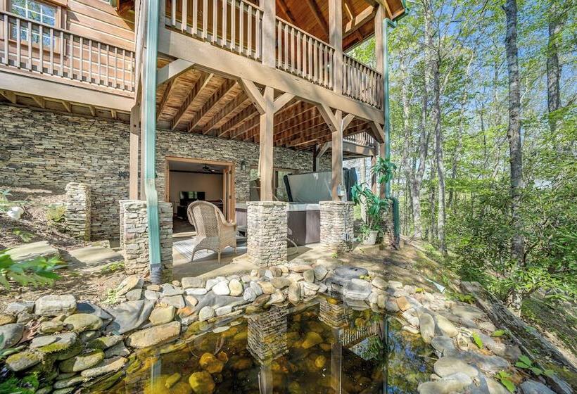 Hot Tub & Fire Pit: Secluded Gem In Franklin