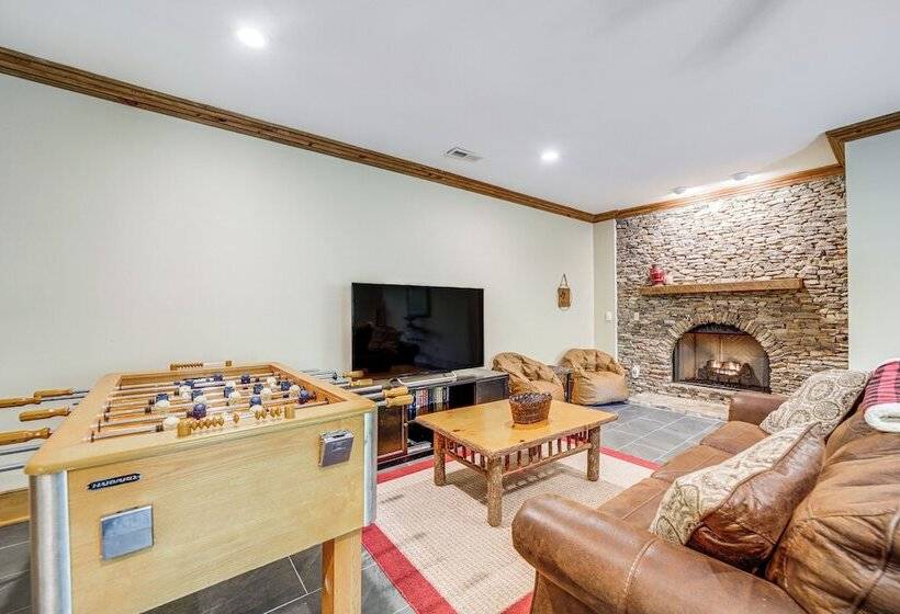 Hot Tub & Fire Pit: Secluded Gem In Franklin