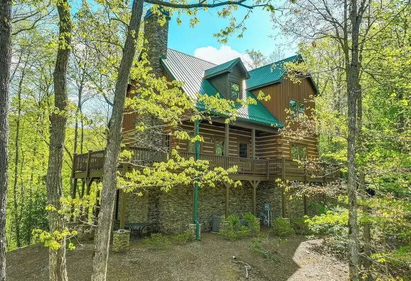 Hot Tub & Fire Pit: Secluded Gem In Franklin