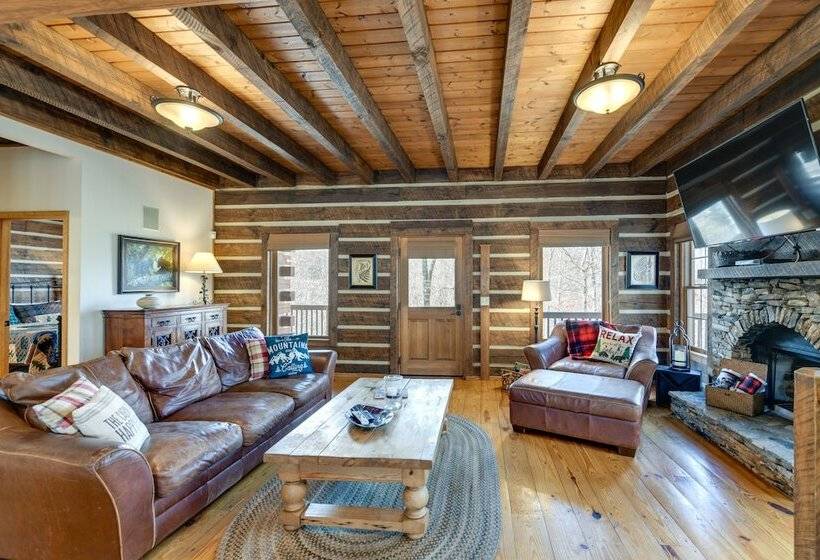 Hot Tub & Fire Pit: Secluded Gem In Franklin