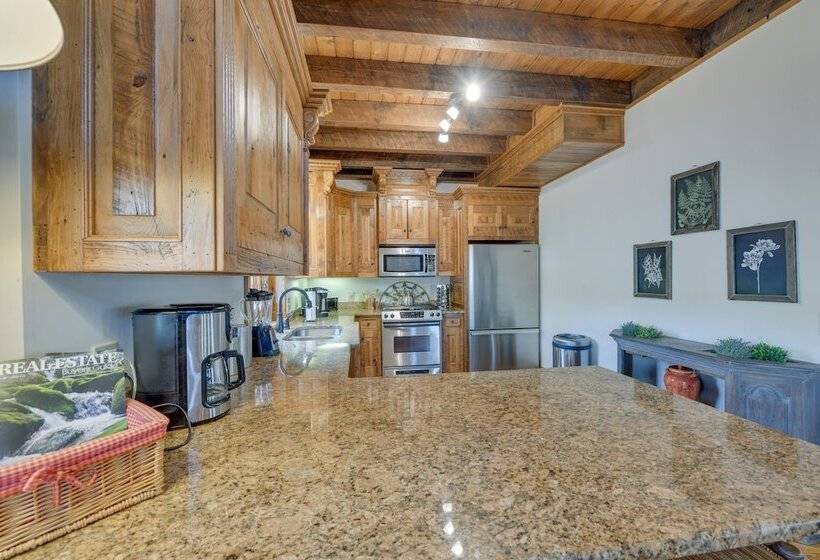 Hot Tub & Fire Pit: Secluded Gem In Franklin