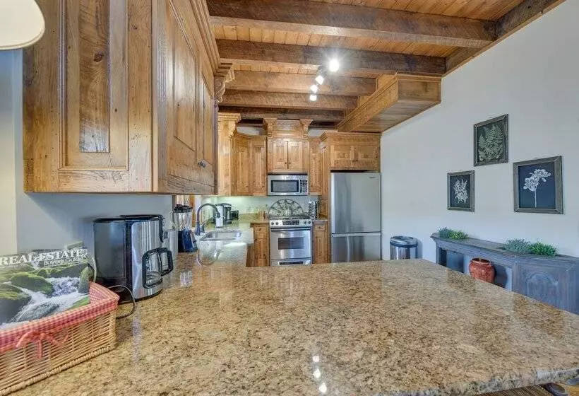 Hot Tub & Fire Pit: Secluded Gem In Franklin