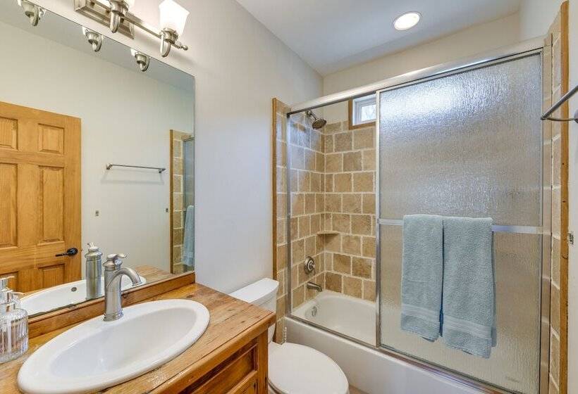 Hot Tub & Fire Pit: Secluded Gem In Franklin