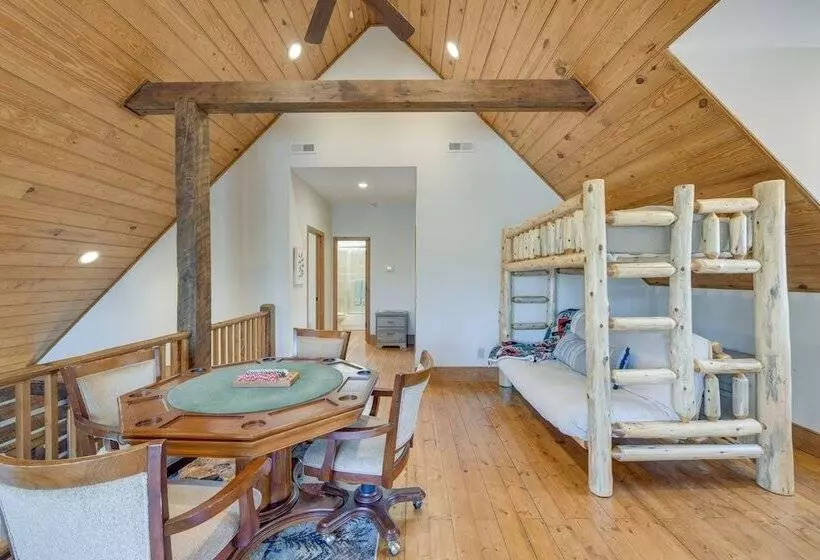 Hot Tub & Fire Pit: Secluded Gem In Franklin