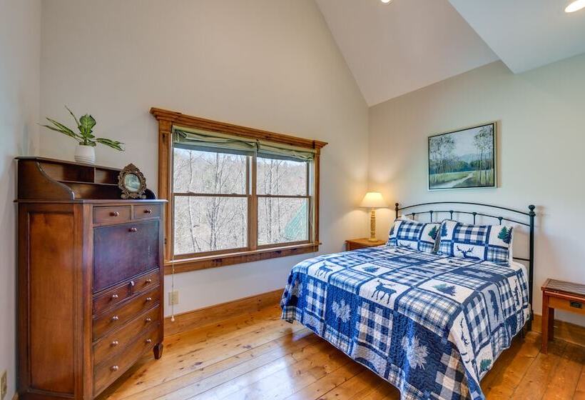 Hot Tub & Fire Pit: Secluded Gem In Franklin