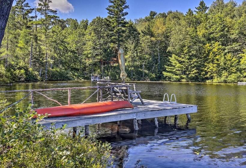 Serene Lakefront Lodge W/ Docks On 8 Acres!