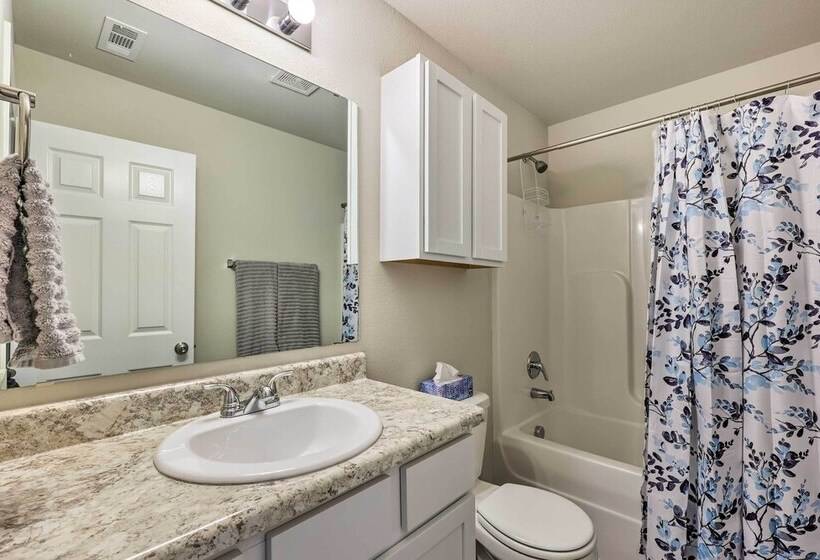 Siloam Springs Home, Close To Parks & Trails!