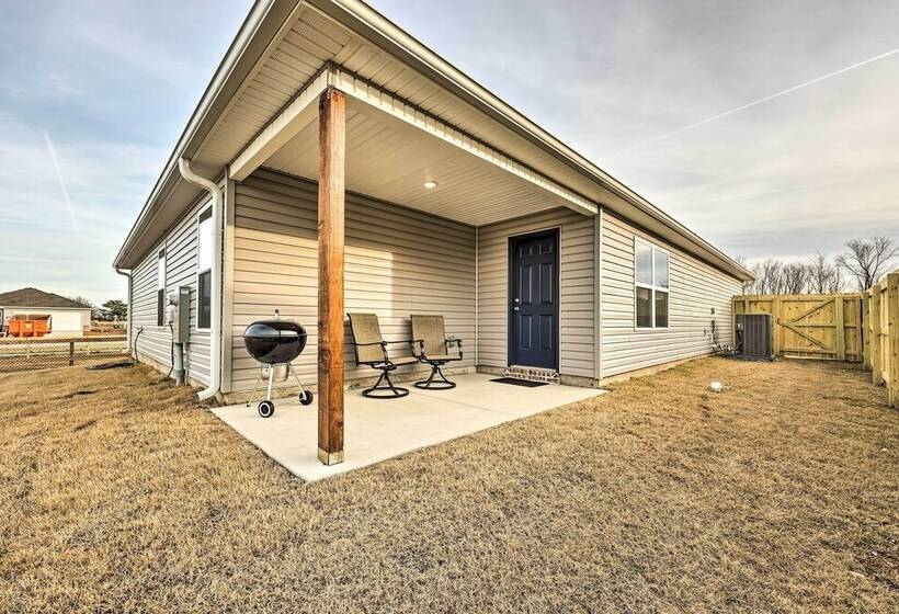 Siloam Springs Home, Close To Parks & Trails!