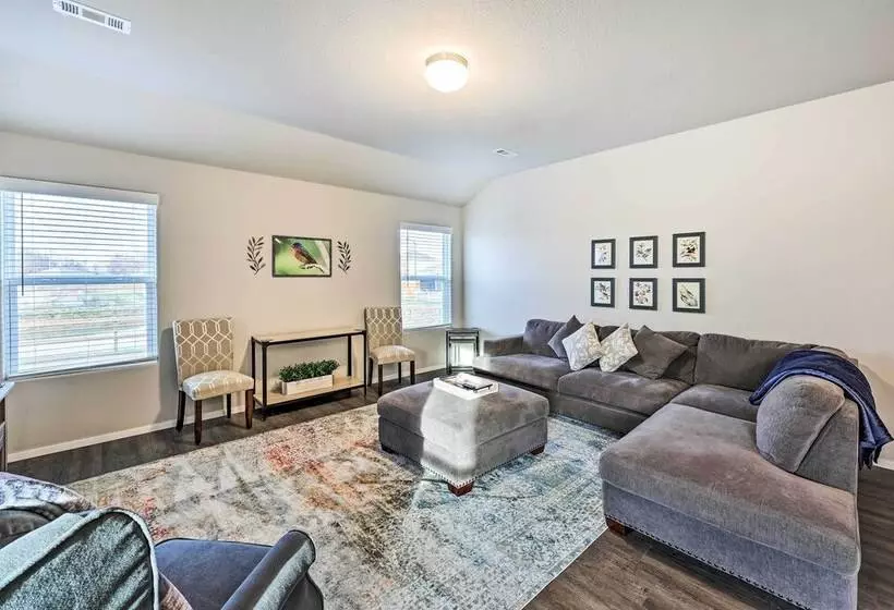 Siloam Springs Home, Close To Parks & Trails!