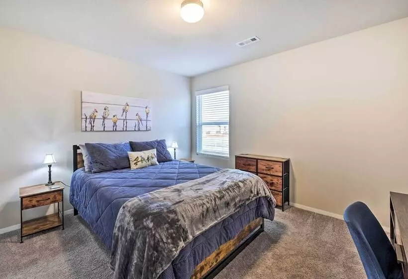 Siloam Springs Home, Close To Parks & Trails!