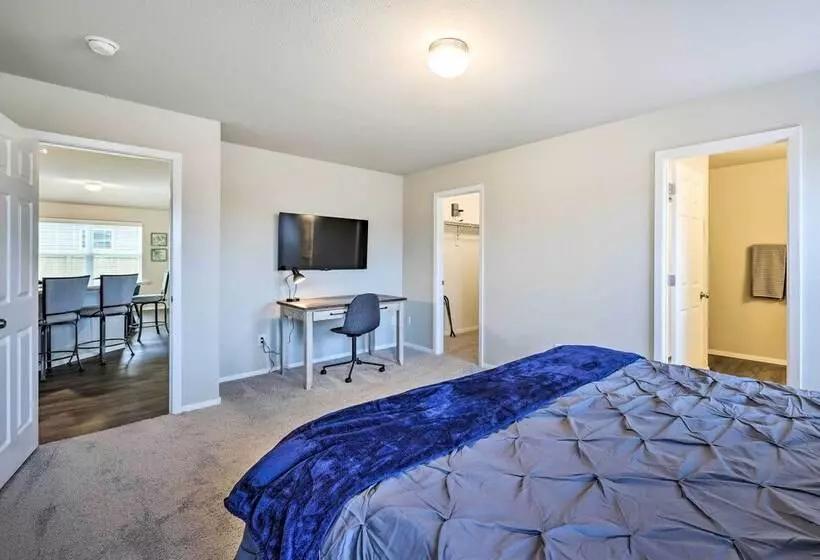 Siloam Springs Home, Close To Parks & Trails!