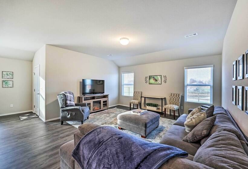 Siloam Springs Home, Close To Parks & Trails!