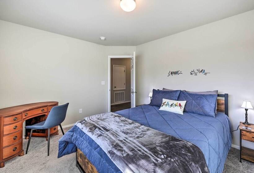 Siloam Springs Home, Close To Parks & Trails!