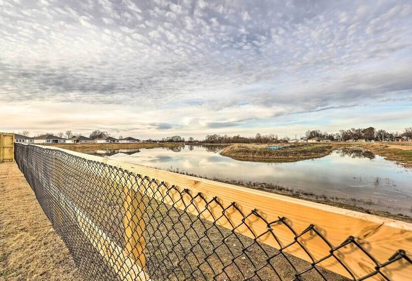 Siloam Springs Home, Close To Parks & Trails!