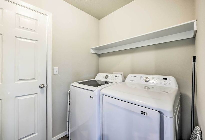 Siloam Springs Home, Close To Parks & Trails!