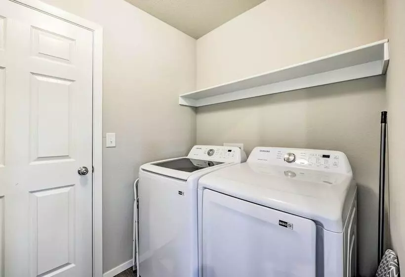 Siloam Springs Home, Close To Parks & Trails!