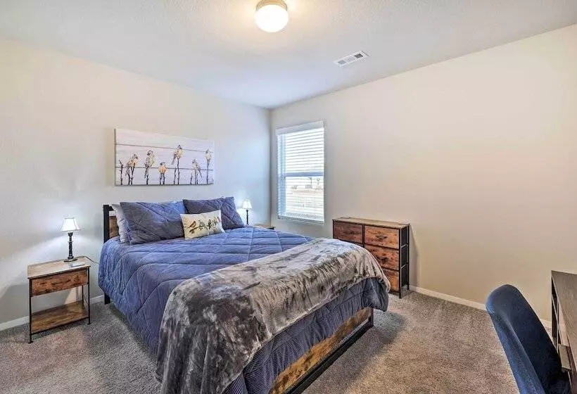 Siloam Springs Home, Close To Parks & Trails!