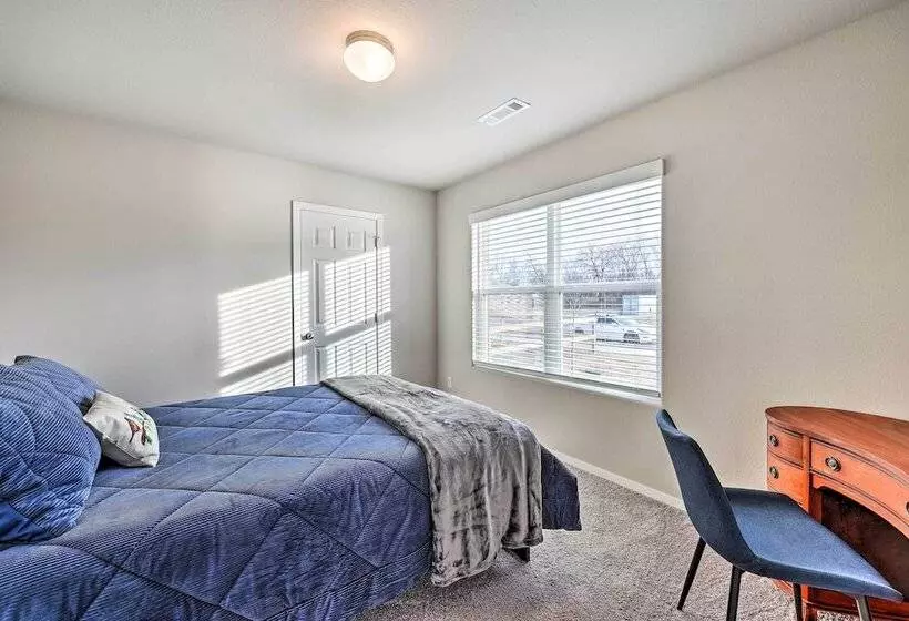 Siloam Springs Home, Close To Parks & Trails!