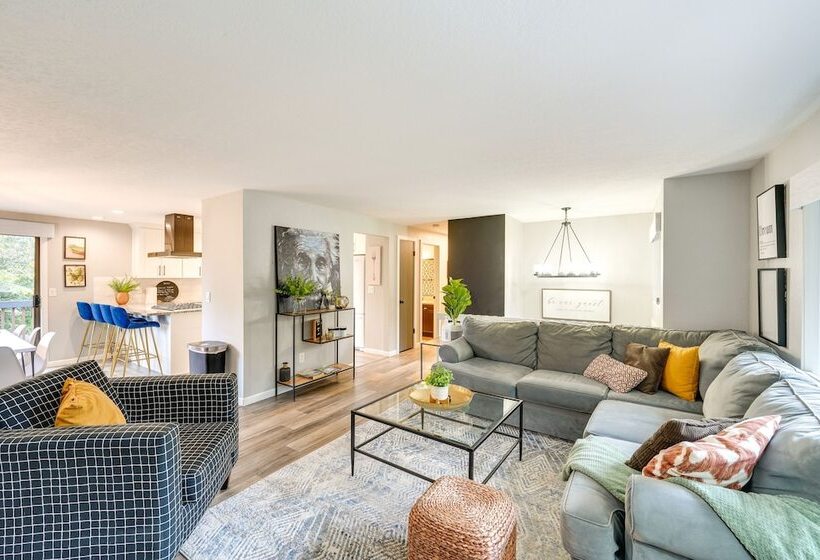 Mount Vernon Home W/ Private Hot Tub