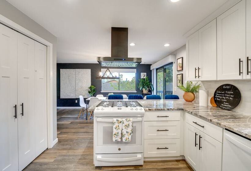 Mount Vernon Home W/ Private Hot Tub